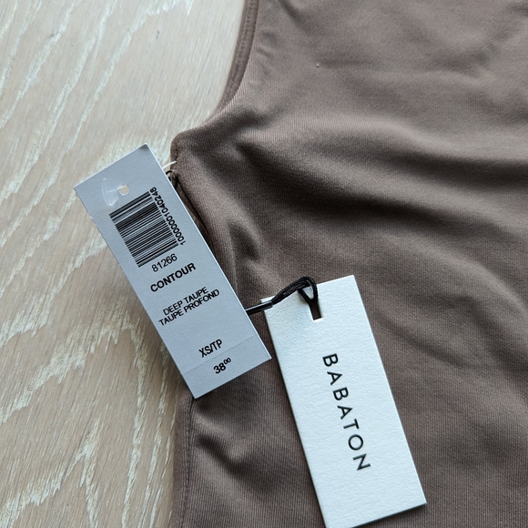 Aritzia Babaton contour muscle tank deep taupe XS NWT - Picture 3 of 3